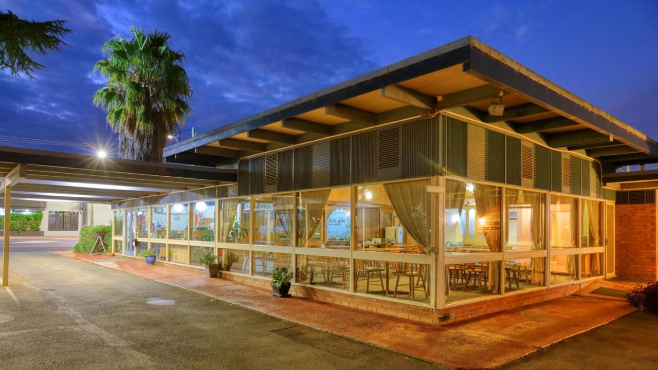 Plainsman Motel Forbes Exteriör bild