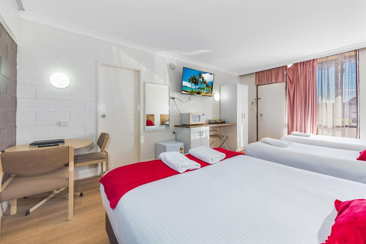 Plainsman Motel Forbes Exteriör bild